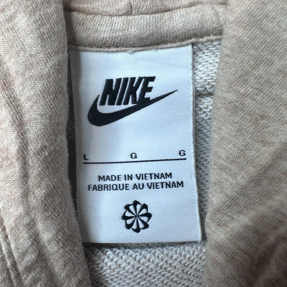 Nike under sweatshirt pocket