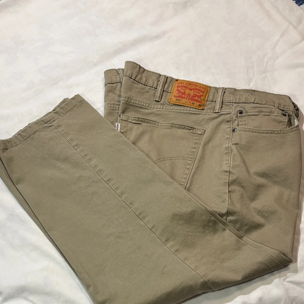 Levi's Men's Classic Straight Leg Chino Pants Khaki 42x26.5 Cotton Twill