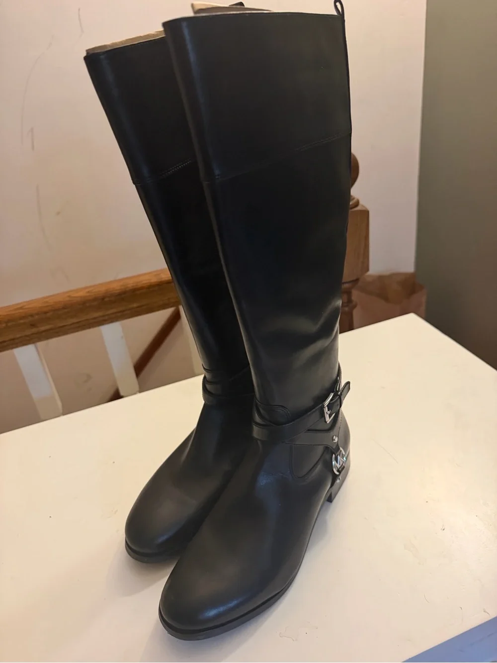 Michael Kors sleek knee