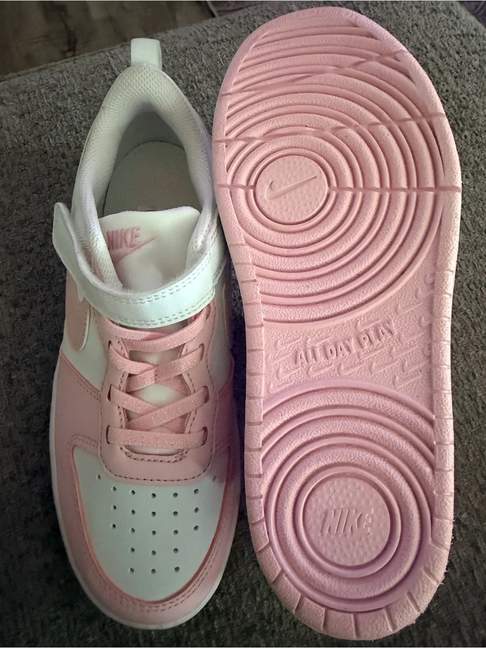 Nike Kids White and Pink Velcro Lace-Up Sneakers