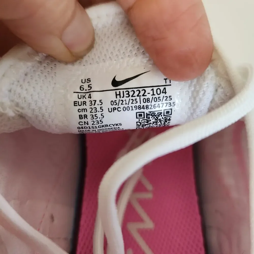 Nike tags box