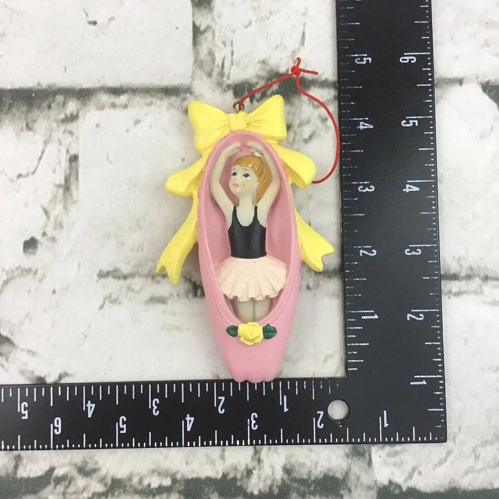 N/A collectible slipper