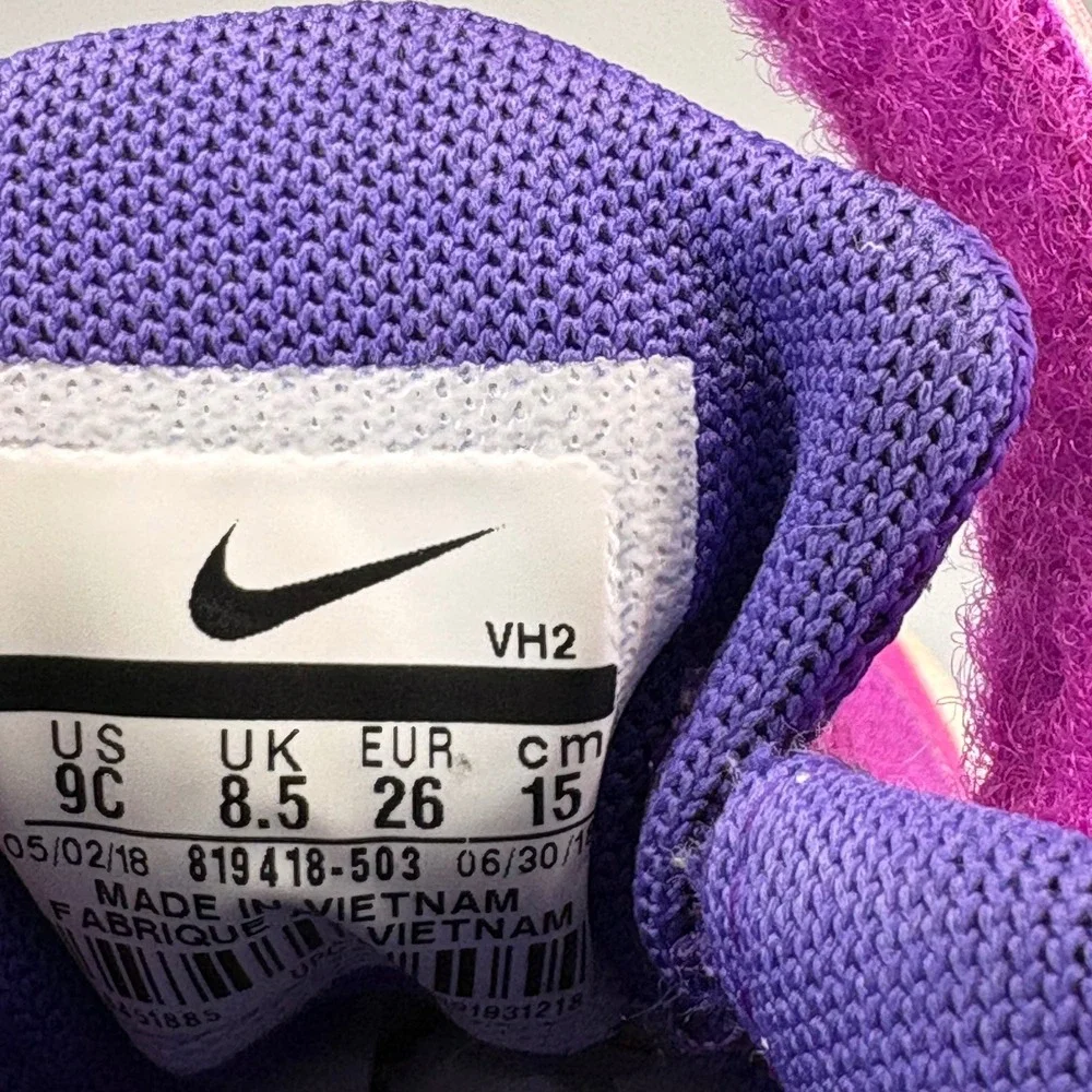 Nike look low tongue