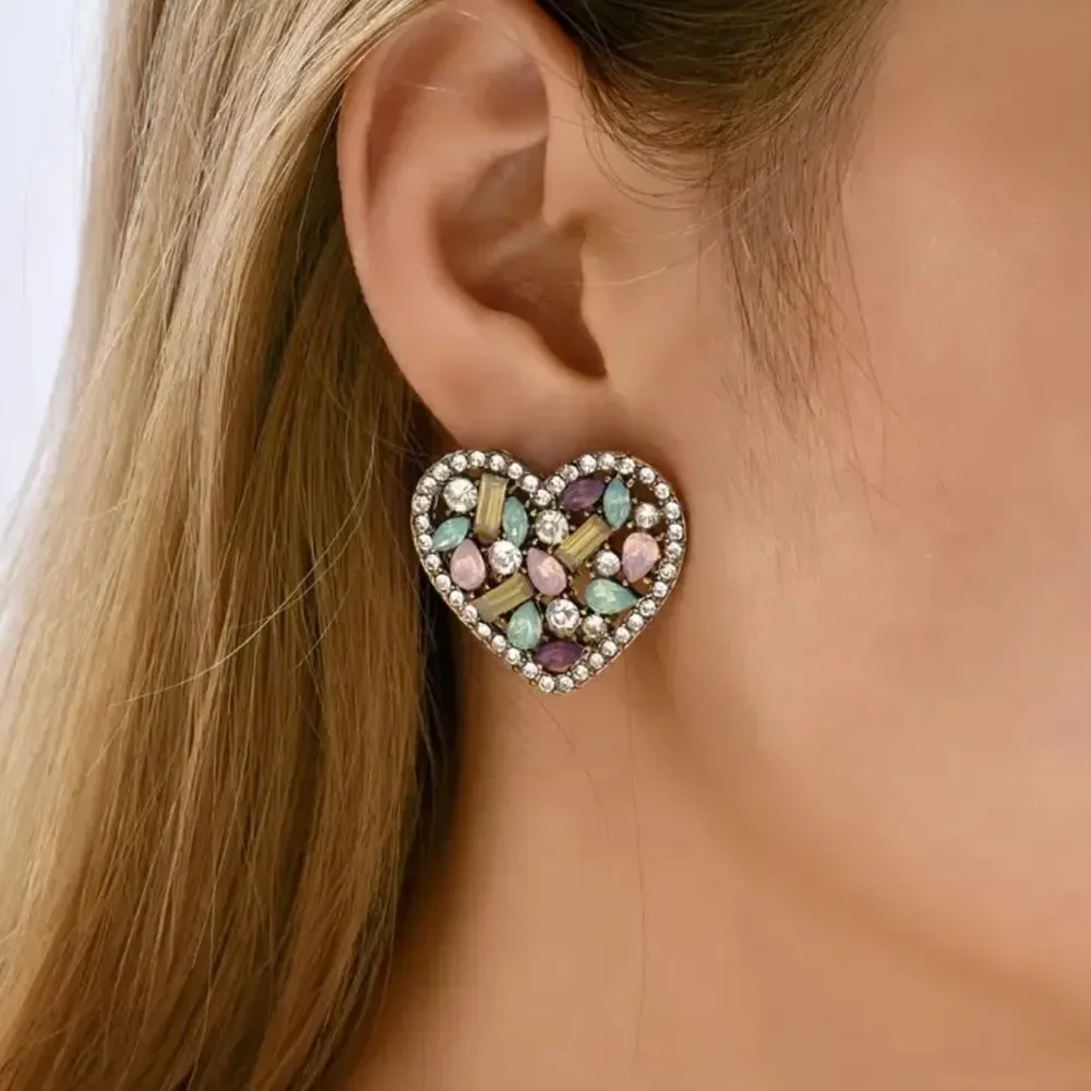 diamond heart stud earrings H192