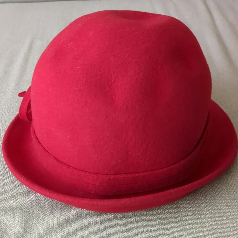 Barbour red wool