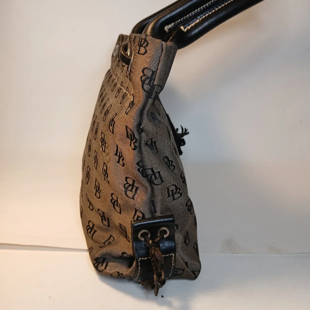 Dooney & Bourke excellent pre
