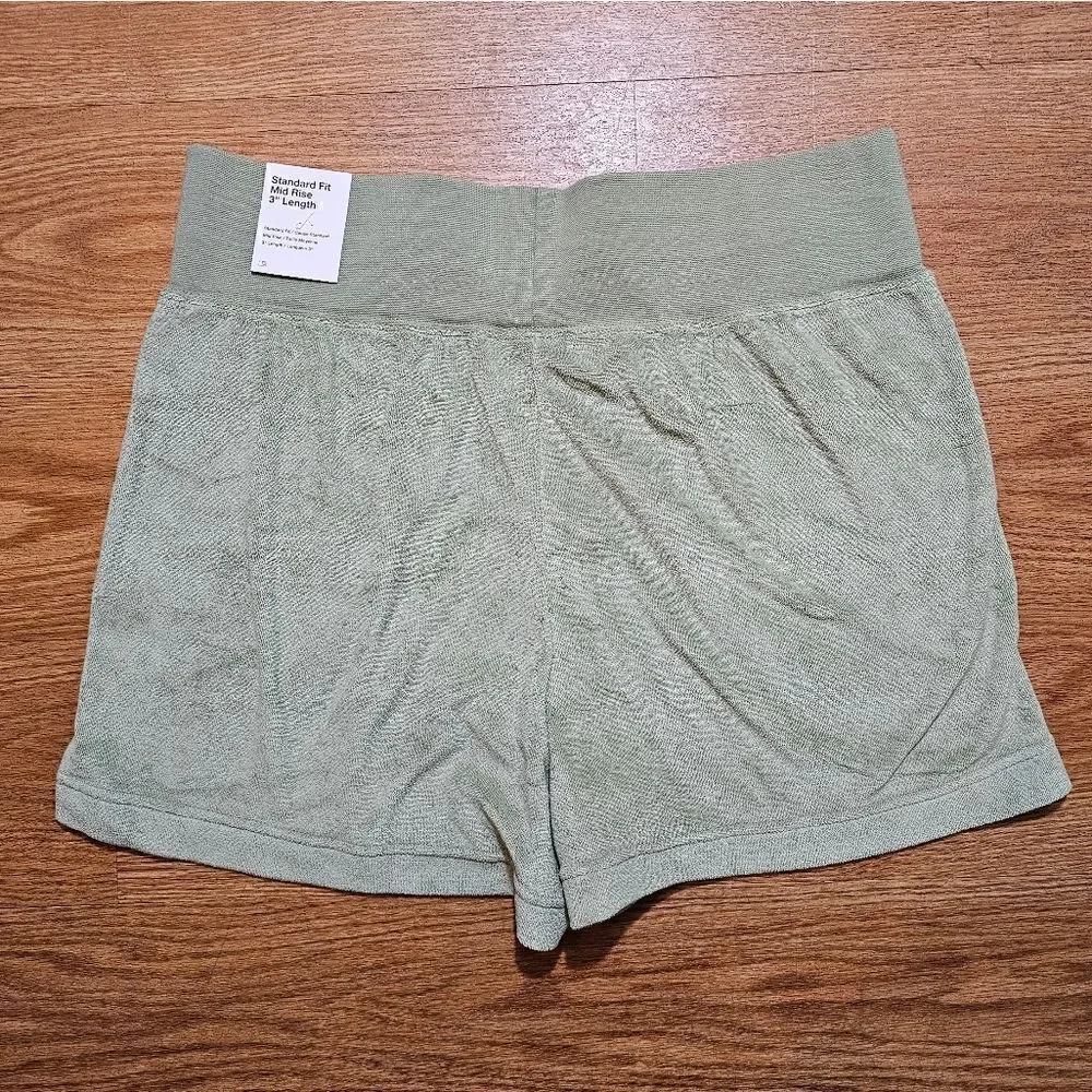 Nike Sportswear NSW Terry Shorts Green Cargo Khaki Women's Large L DV7822-386