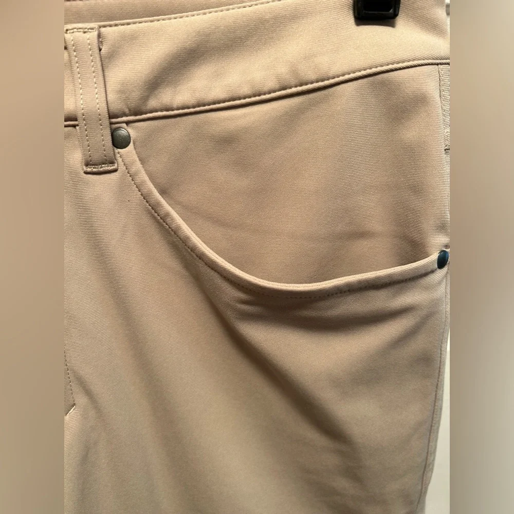 lululemon athletica free mic431 5”