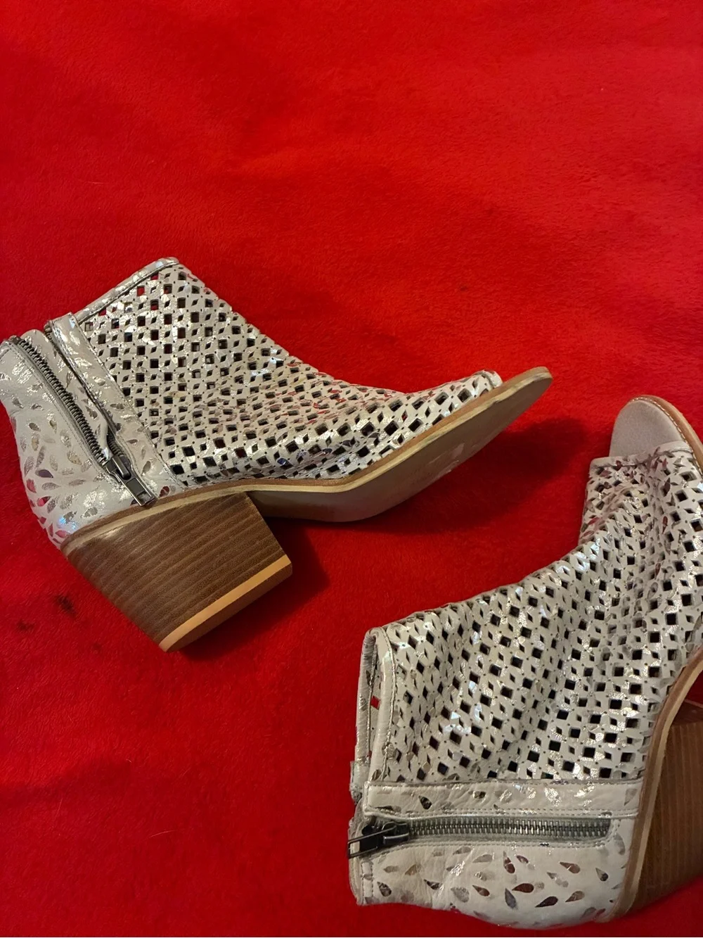 Silent D weave ankle