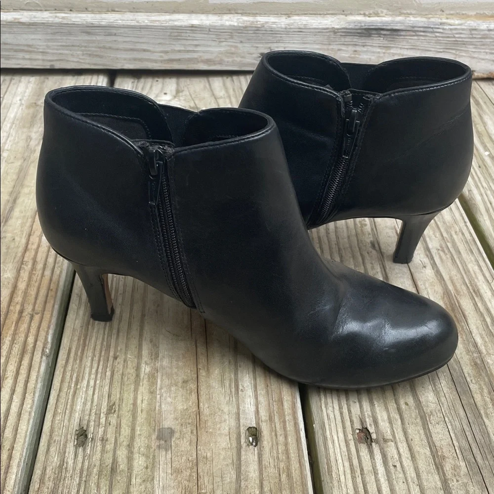 Clarks Collection Arista Paige Black Leather Ankle Booties Women’s Size 6.5