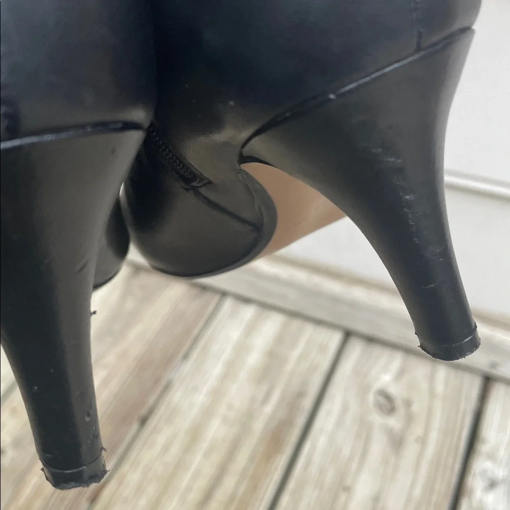 Clarks Collection Arista Paige Black Leather Ankle Booties Women’s Size 6.5