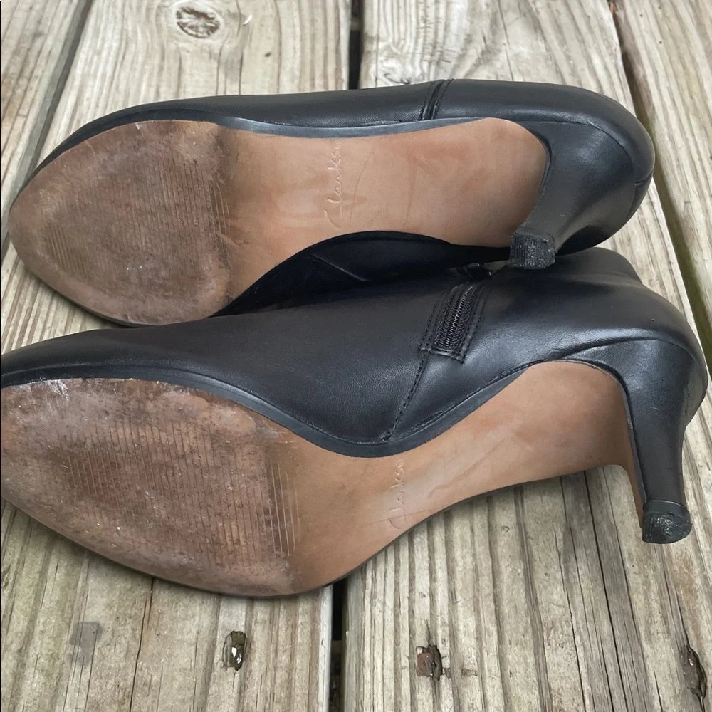 Clarks Collection Arista Paige Black Leather Ankle Booties Women’s Size 6.5