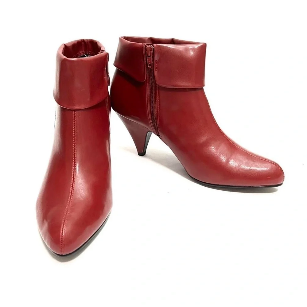 Vintage Y2K deadstock red vegan leather fold over zip up ankle boots