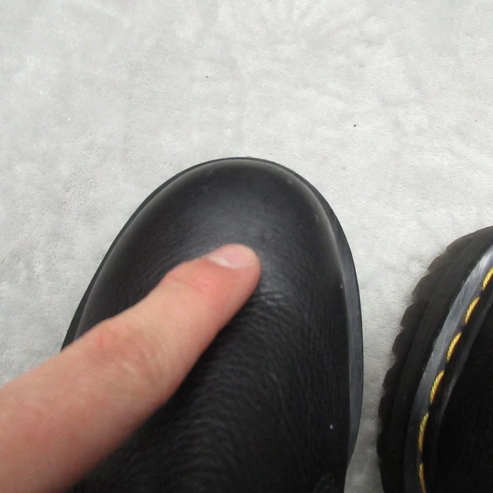 Dr. Martens few blemish