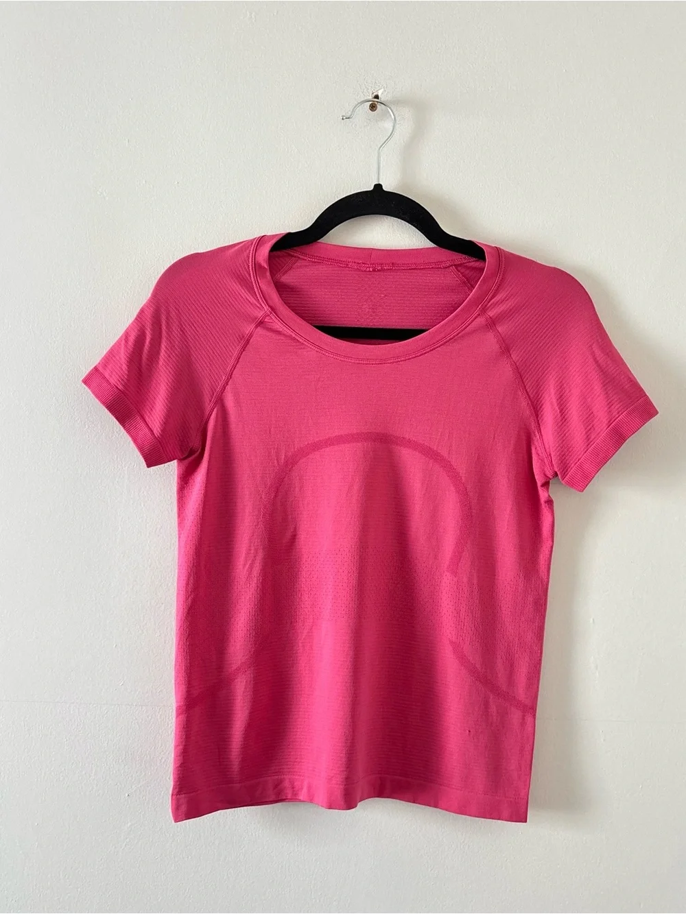 Lululemon Swiftly Tech Short-Sleeve Shirt 2.0 Waist Length Raspberry Coulis