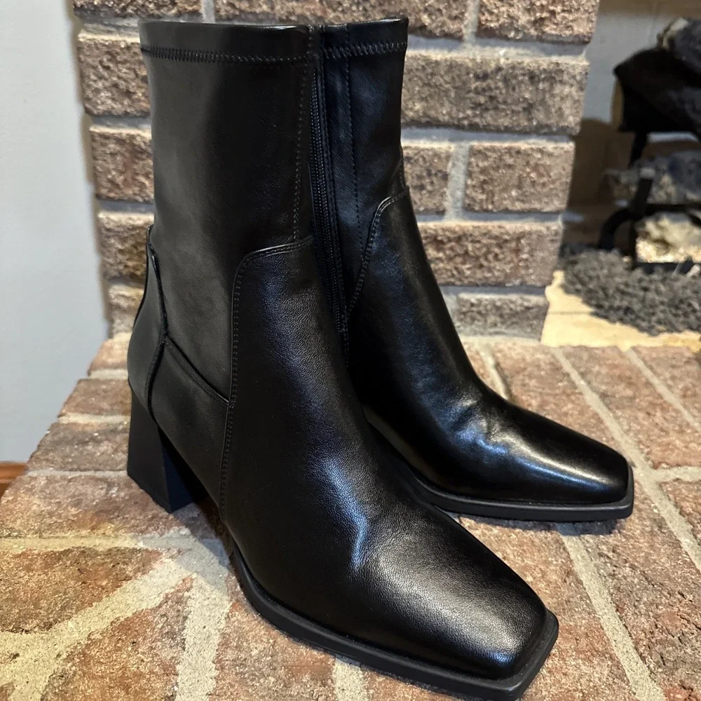 Steve Madden Womens Vallie Square Toe Bootie Size  9 Block Heel Boots