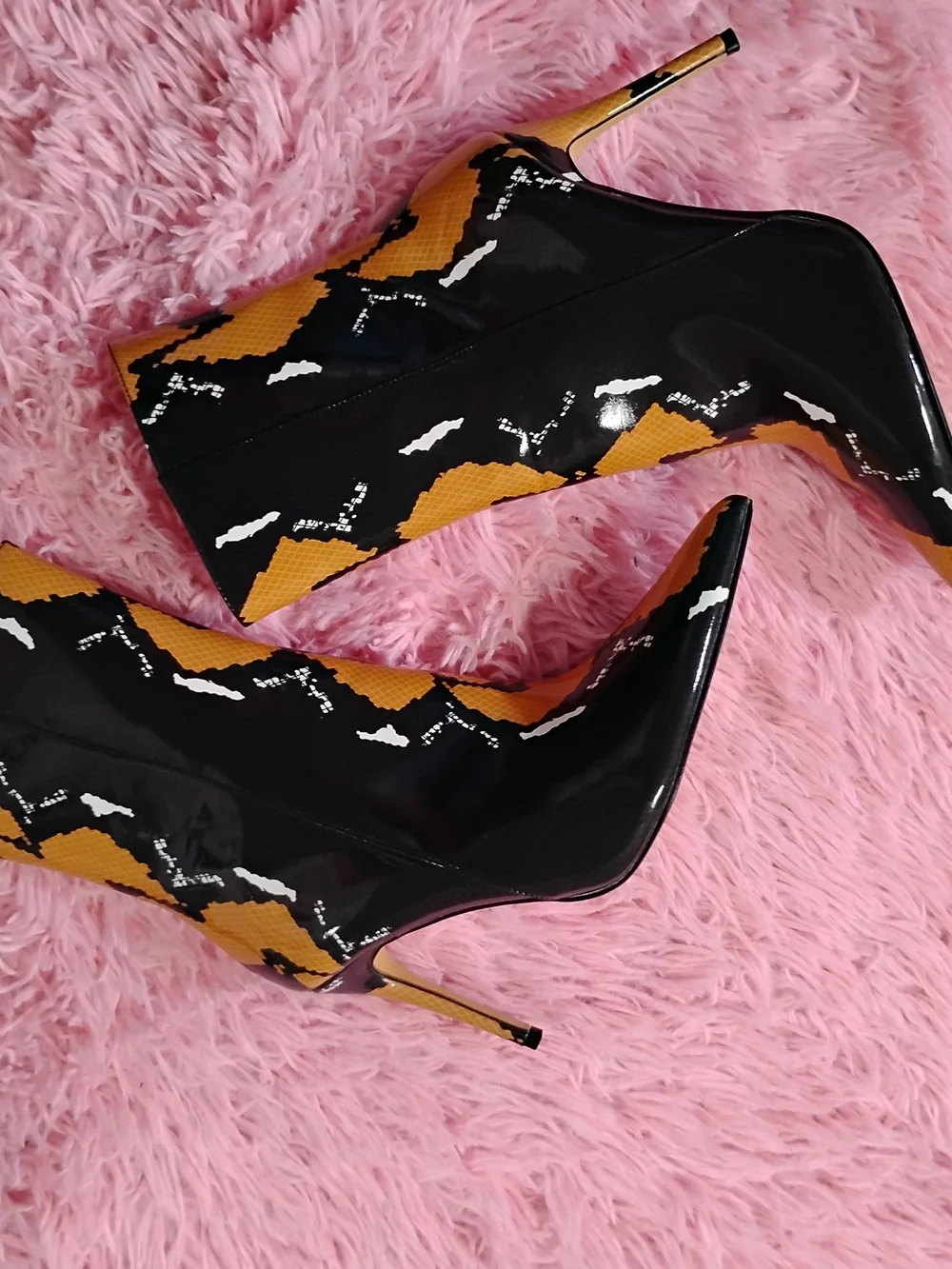N/A stylish women