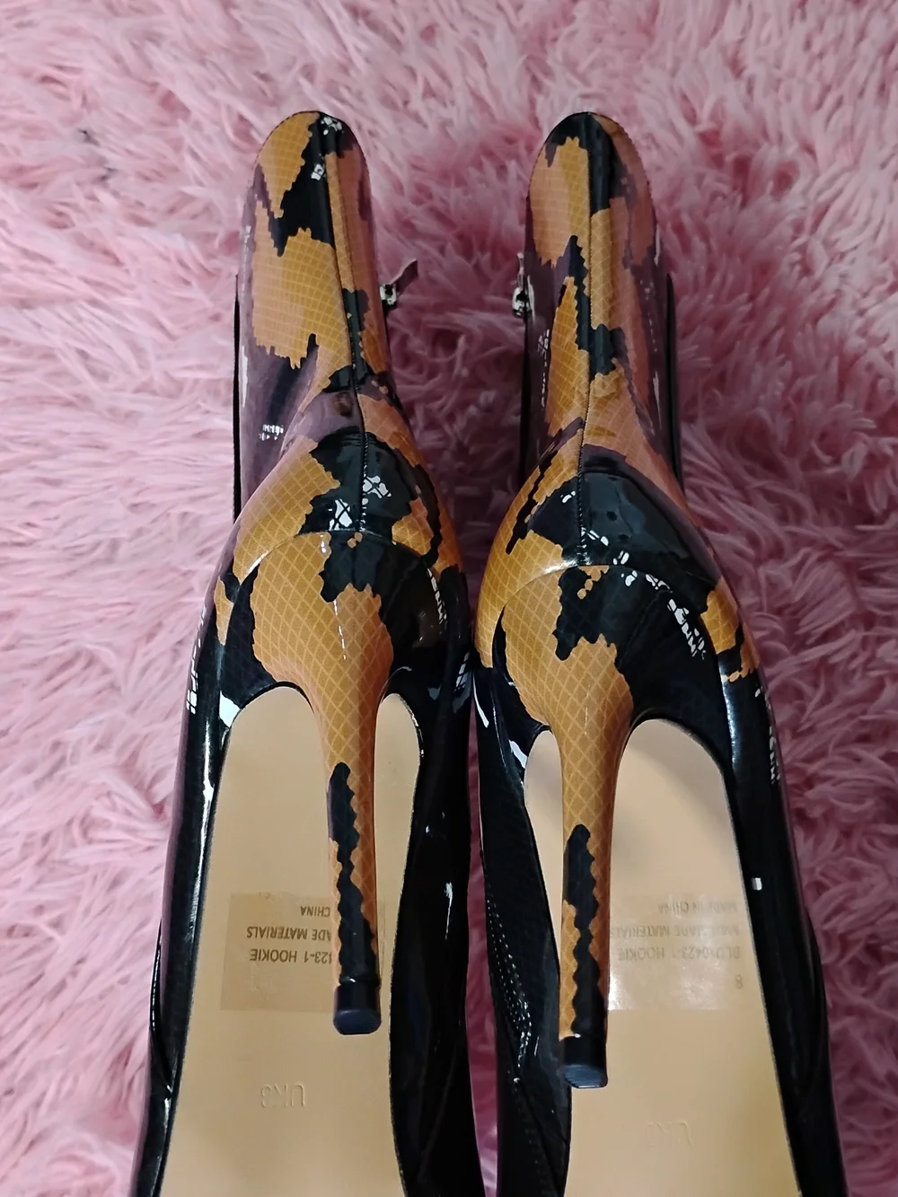 N/A stylish women