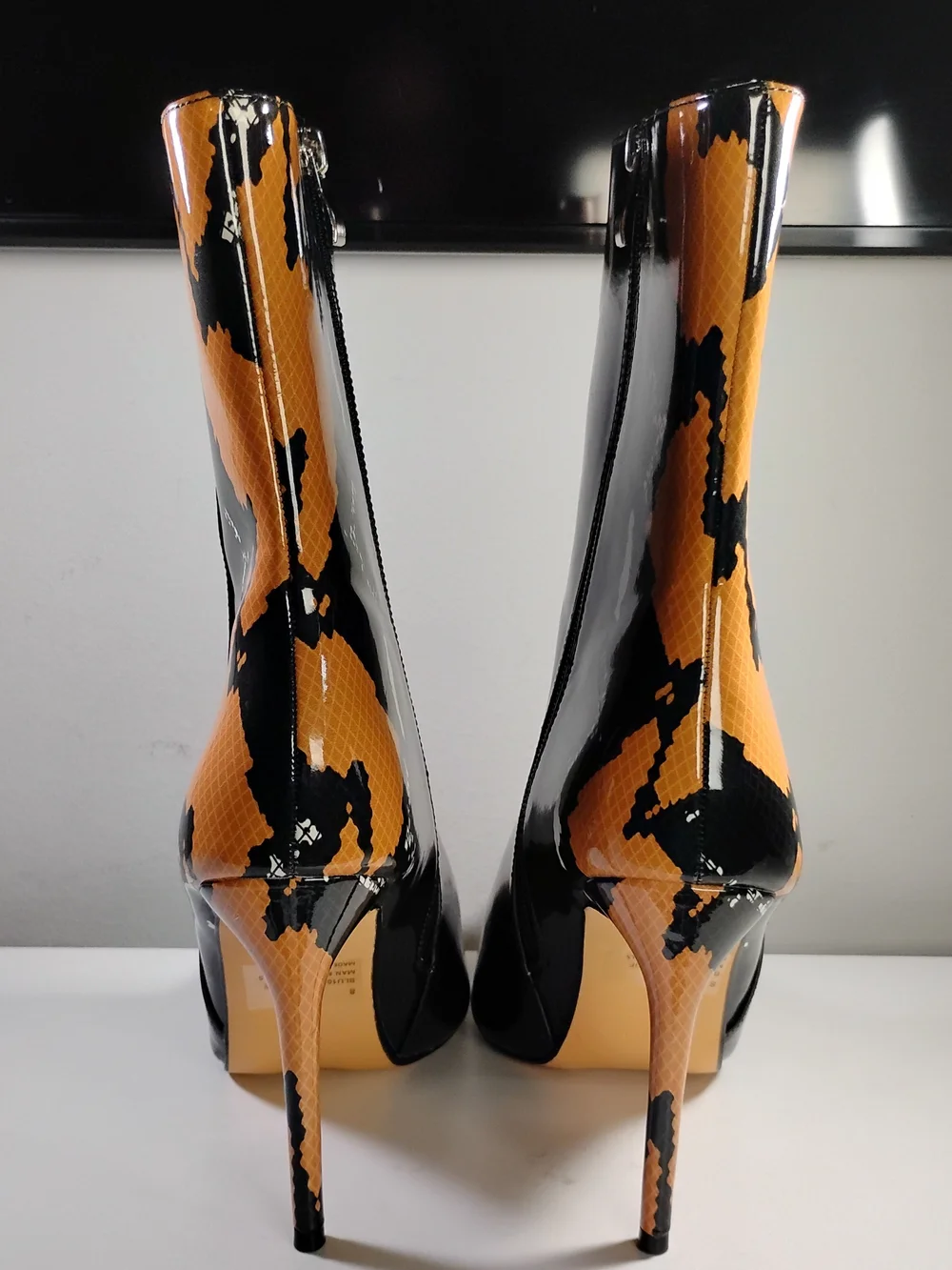 N/A stylish women