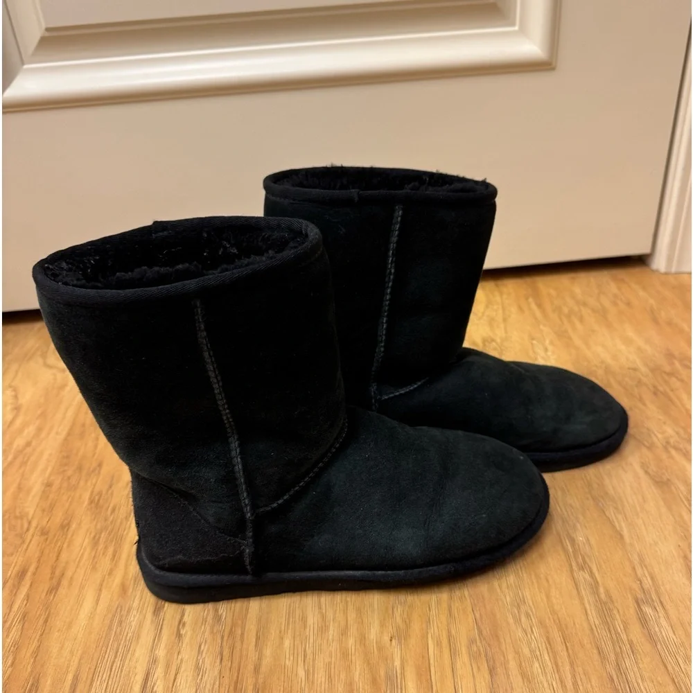 UGG Australia Women’s Classic Short Suede Water Resistant Boots