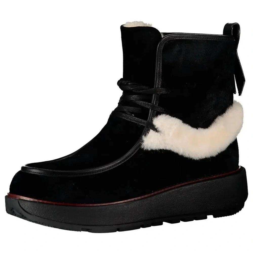Fitflop Nyssa Genuine Shearling Chukka Boot in Black