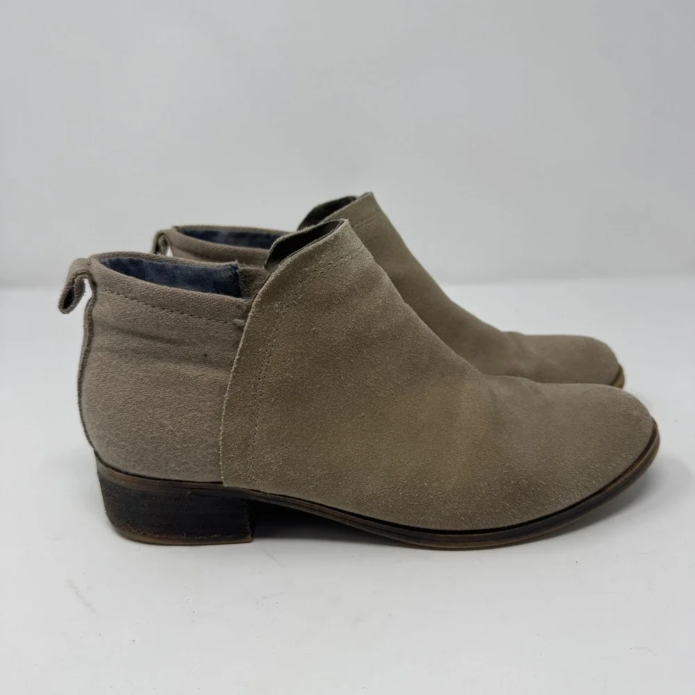 TOMS Women's Beige Suede Ankle Boots‎ Side Zip Low Heel Size 7