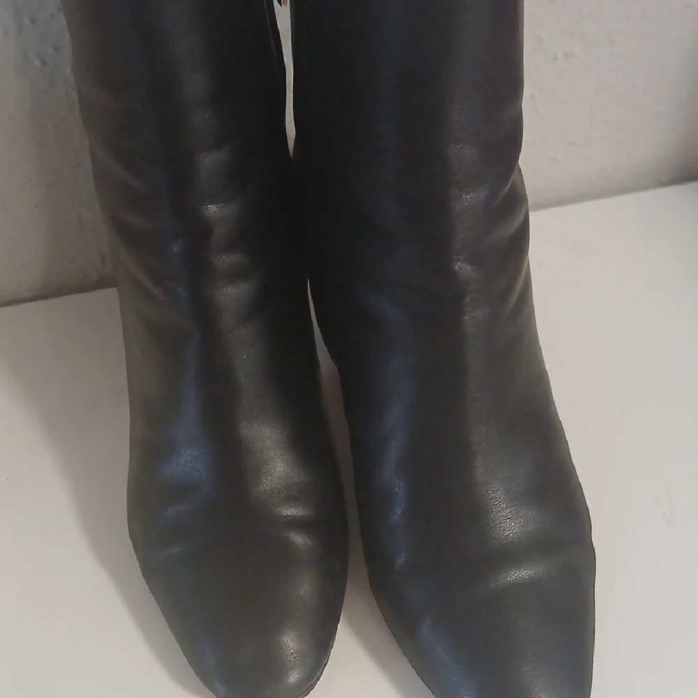 Salvatore Ferragamo sleek black