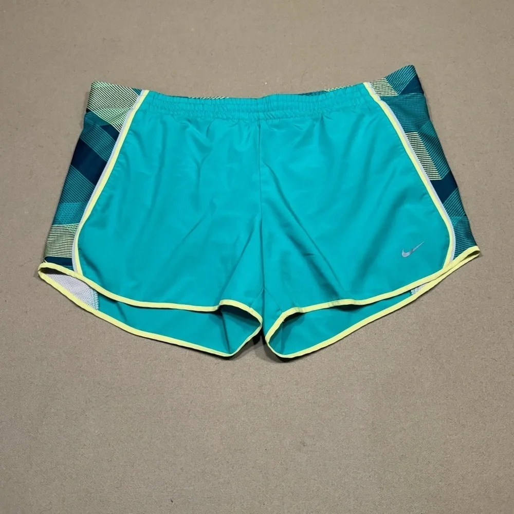 Nike Women's Dri-FIT Tempo Running Shorts