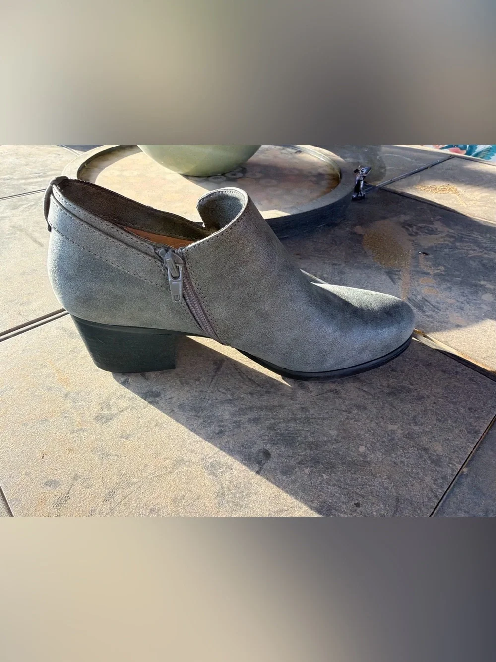 Naturalizer booties neutral