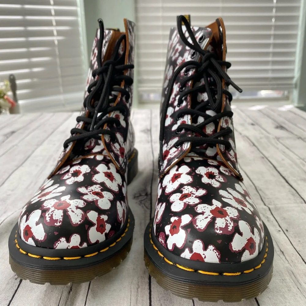 Dr. Martens black white