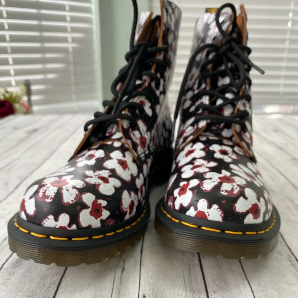 Dr. Martens patent ankle up