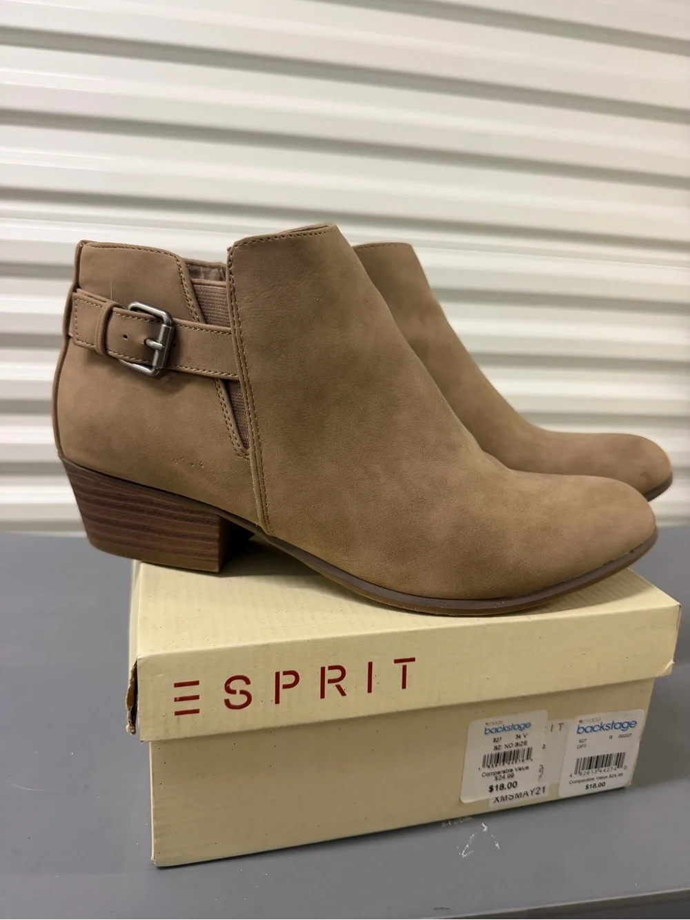 Esprit comfortable tan