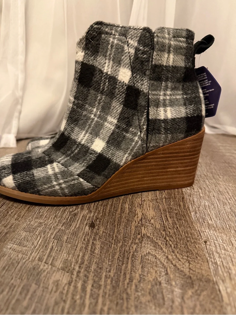NWT TOMS Plaid Wedge Ankle Booties – Size 7