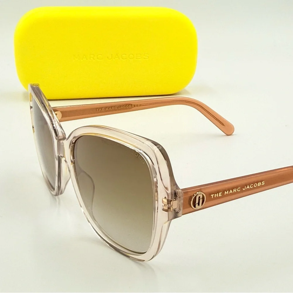 Marc Jacob’s Fashion Sunglasses 555/S Cat Eye 55mm Beige w/ Brown Gradient Lens