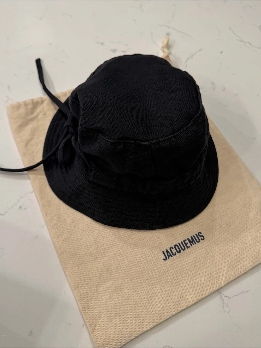 Jacquemus stylish bucket