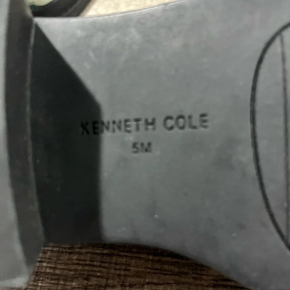 Kenneth Cole New York nwot kenneth