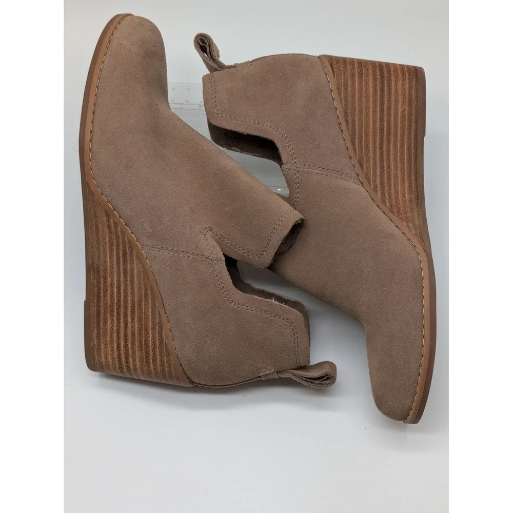 Toms pre owned