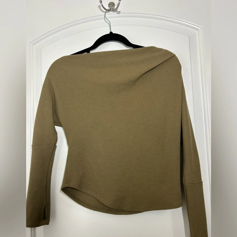 Free People color sleeve