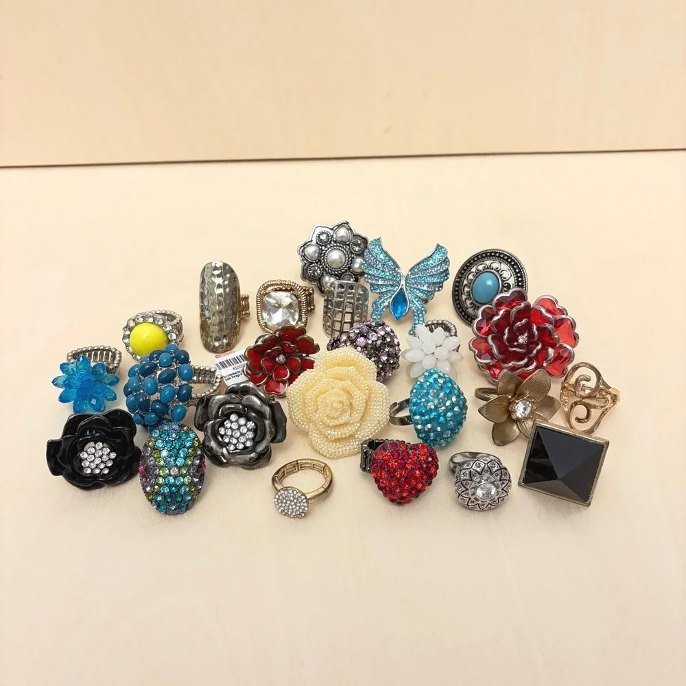 Fashion Ring Lot of 25 Womens OS Multicolored Good Adjustable Statement Jewelry