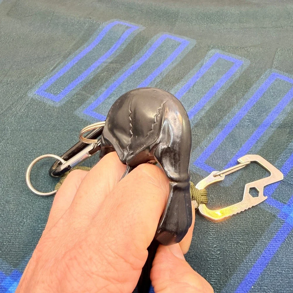N/A carabiner paracord
