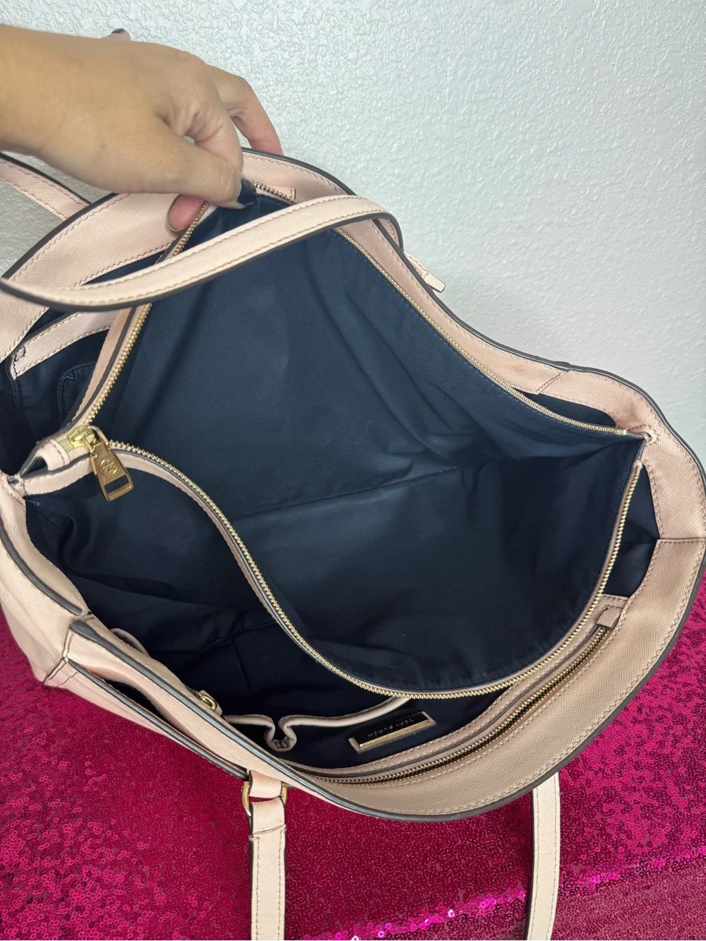 TORY BURCH 🤍 Pale Blush Pink Leather Large Shoulder Tote, Navy, Gold - 10x15”