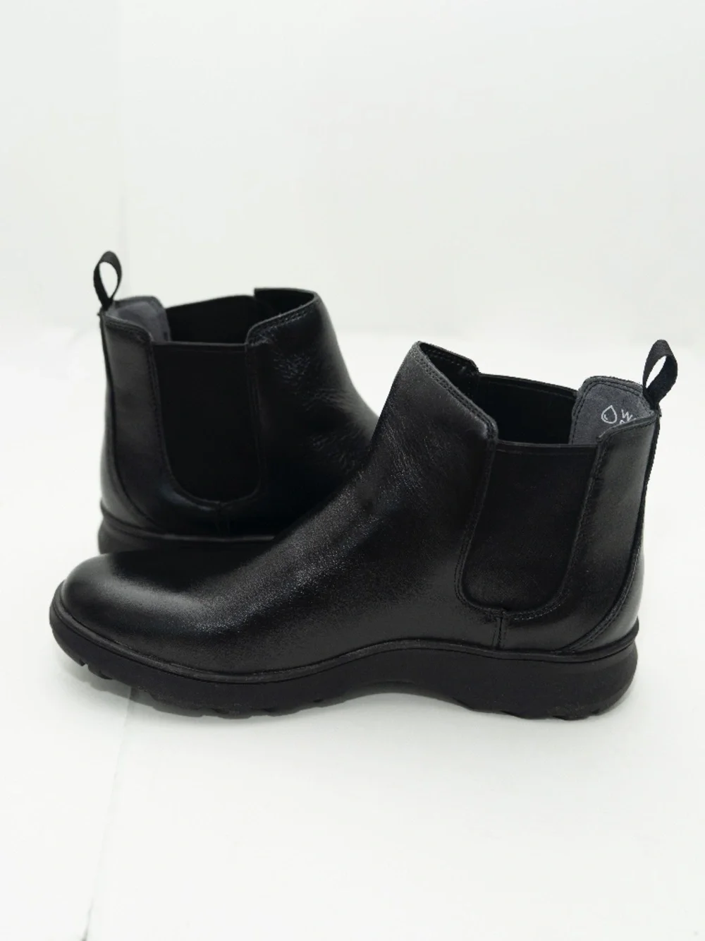 Vionic - Evergreen Waterproof Leather Chelsea Ankle Boots