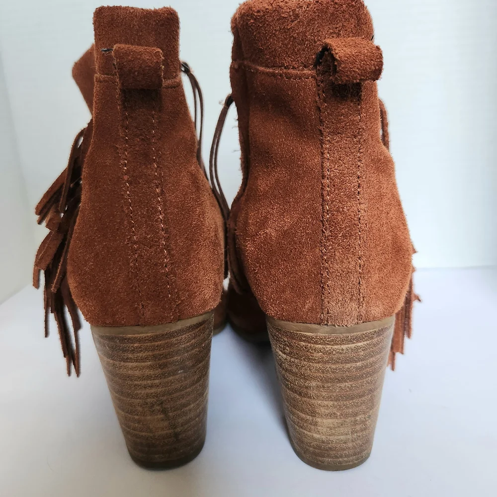 Toms closet your boot
