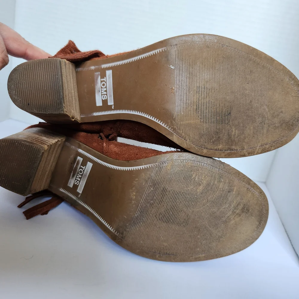 Toms see chic pictures