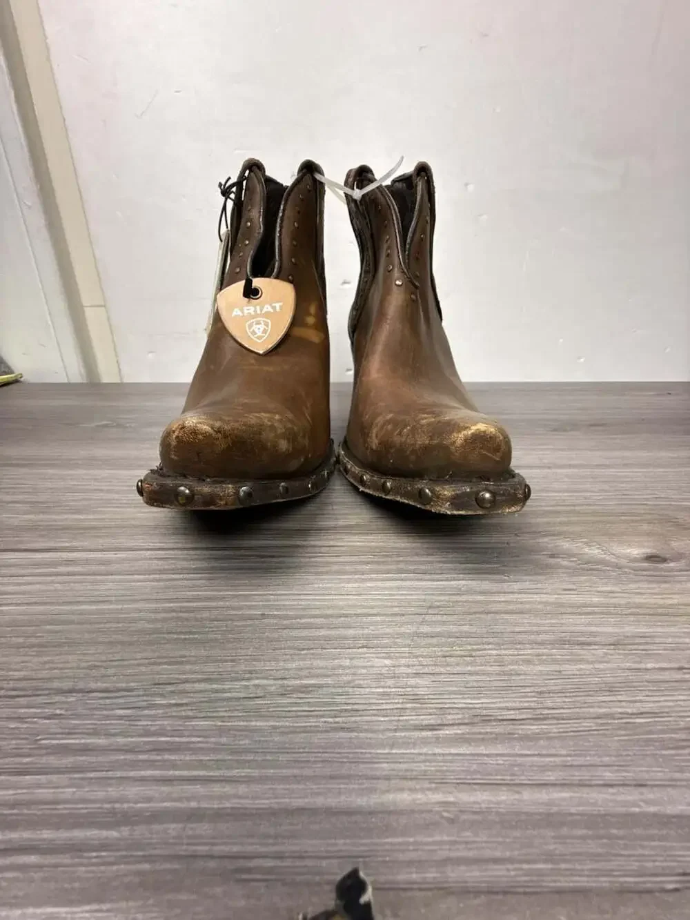Ariat Women's Greeley Naturally Distressed Brown Western Ankle Bootie Sz 9