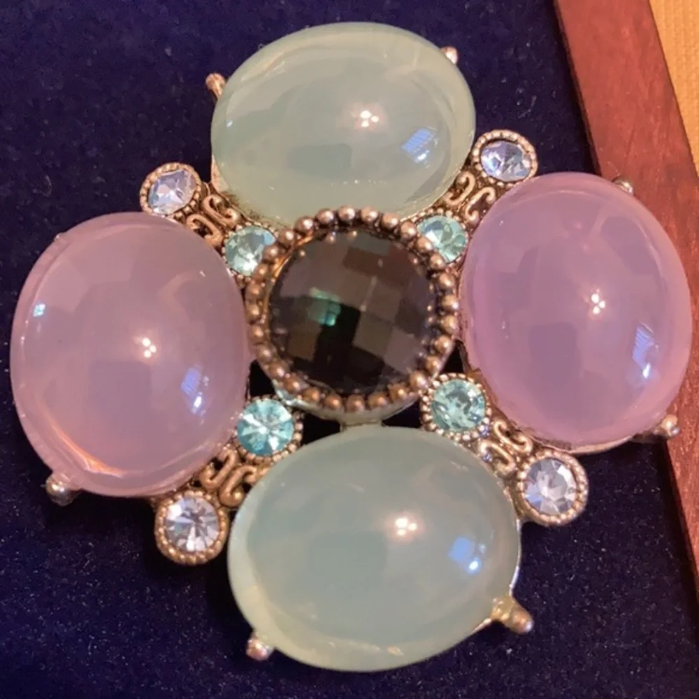 Vintage statement brooch/pendant