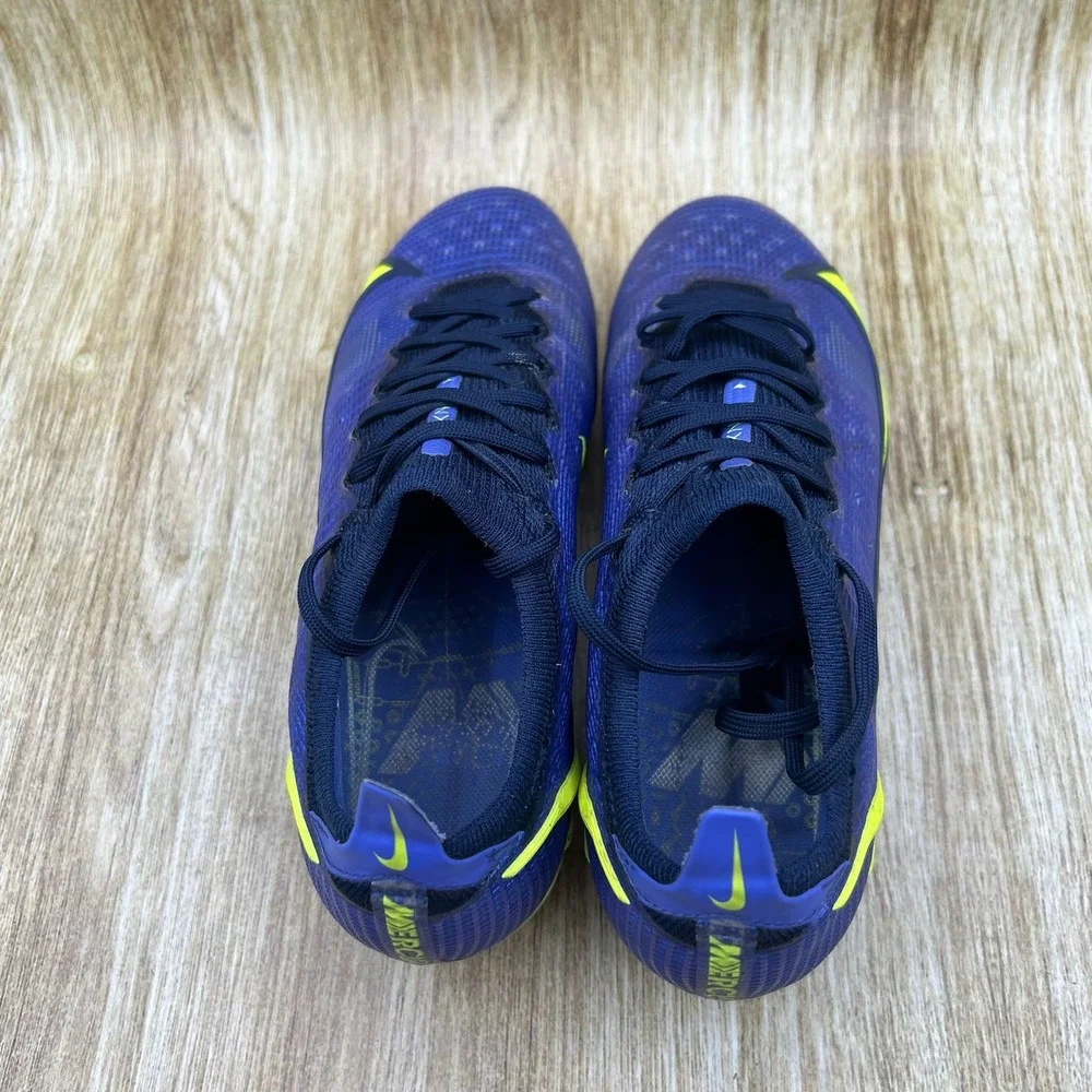 Nike photos pair or