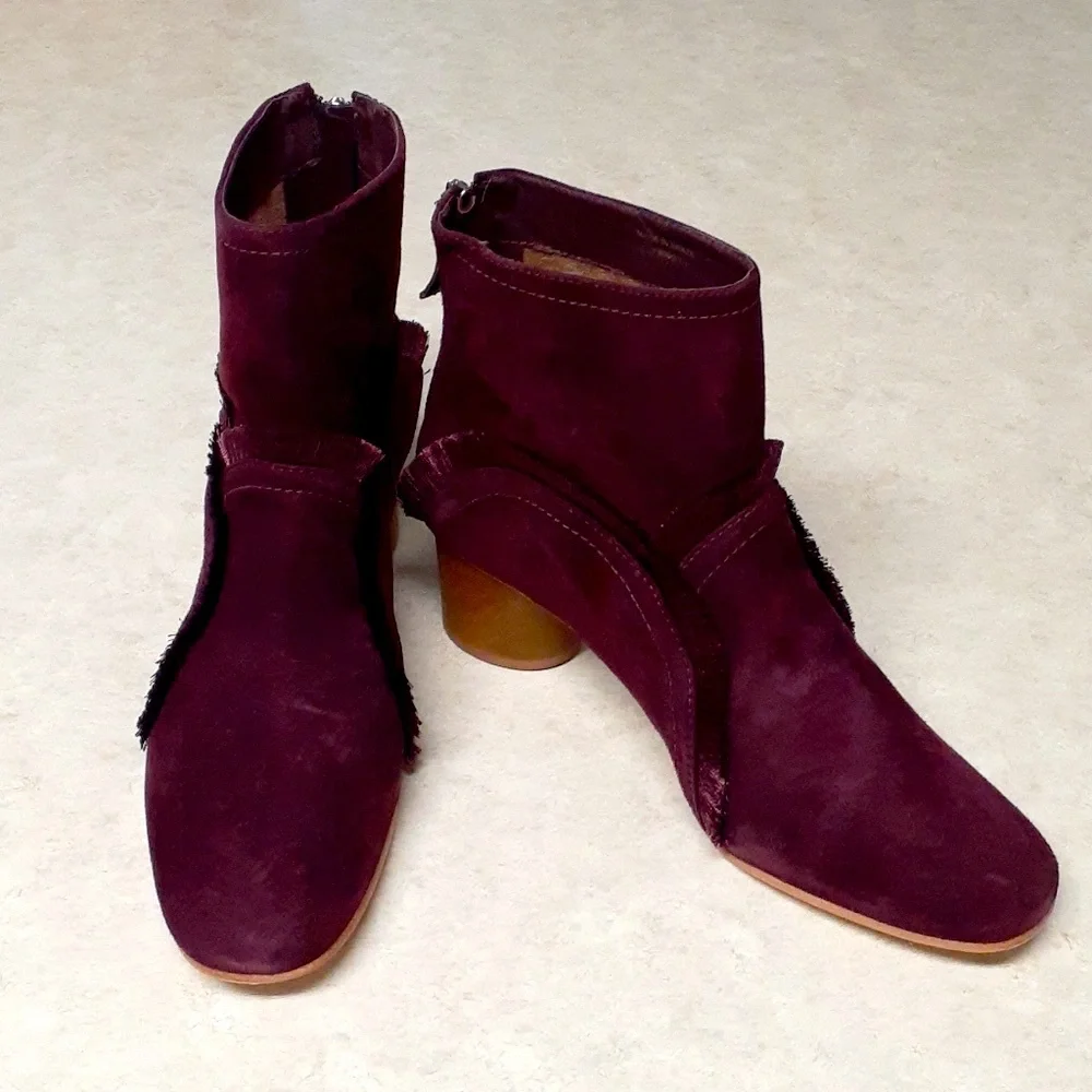 NEW!! Bernardo Ankle Booties