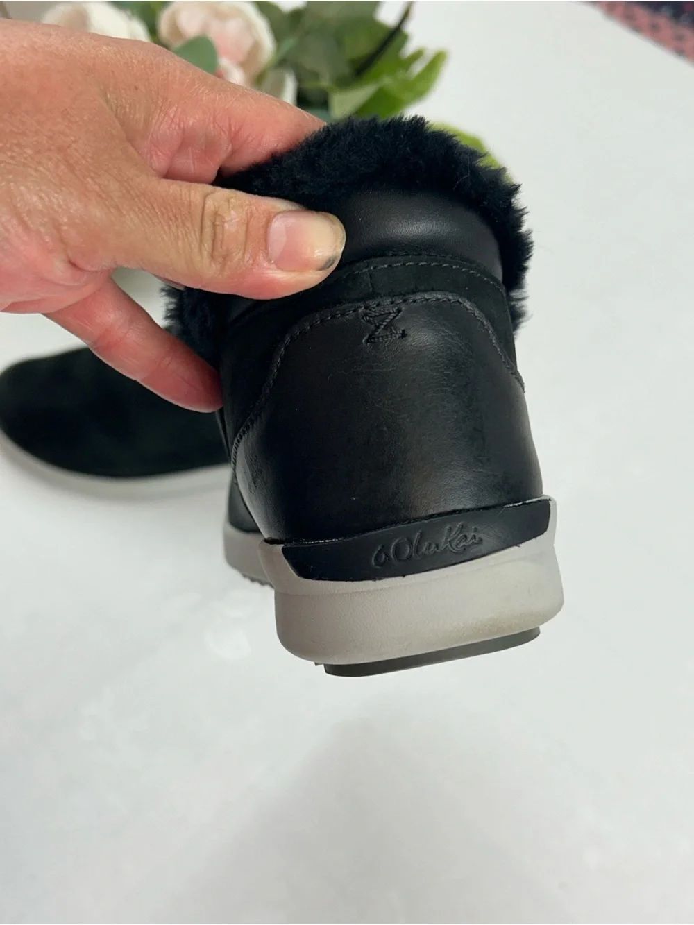 OluKai comfortable black