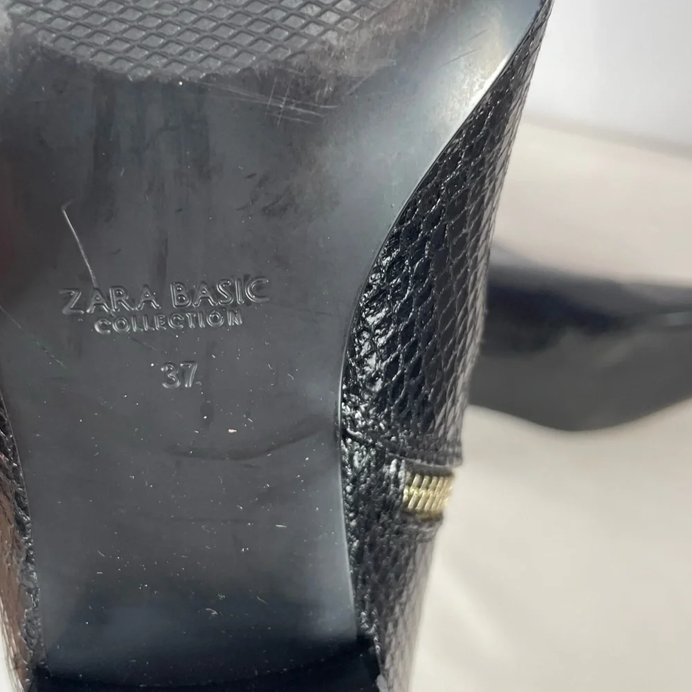Zara‎ Snakeskin Embossed Leather Pointed Toe Booties in Black Size 6.5 or 37
